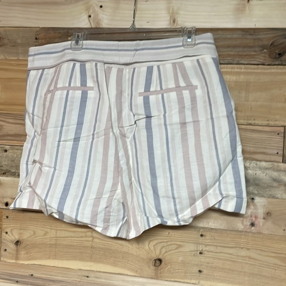 Express size 18 high rise midi white with multicolor stripes and tie 3” shorts - Picture 7 of 9